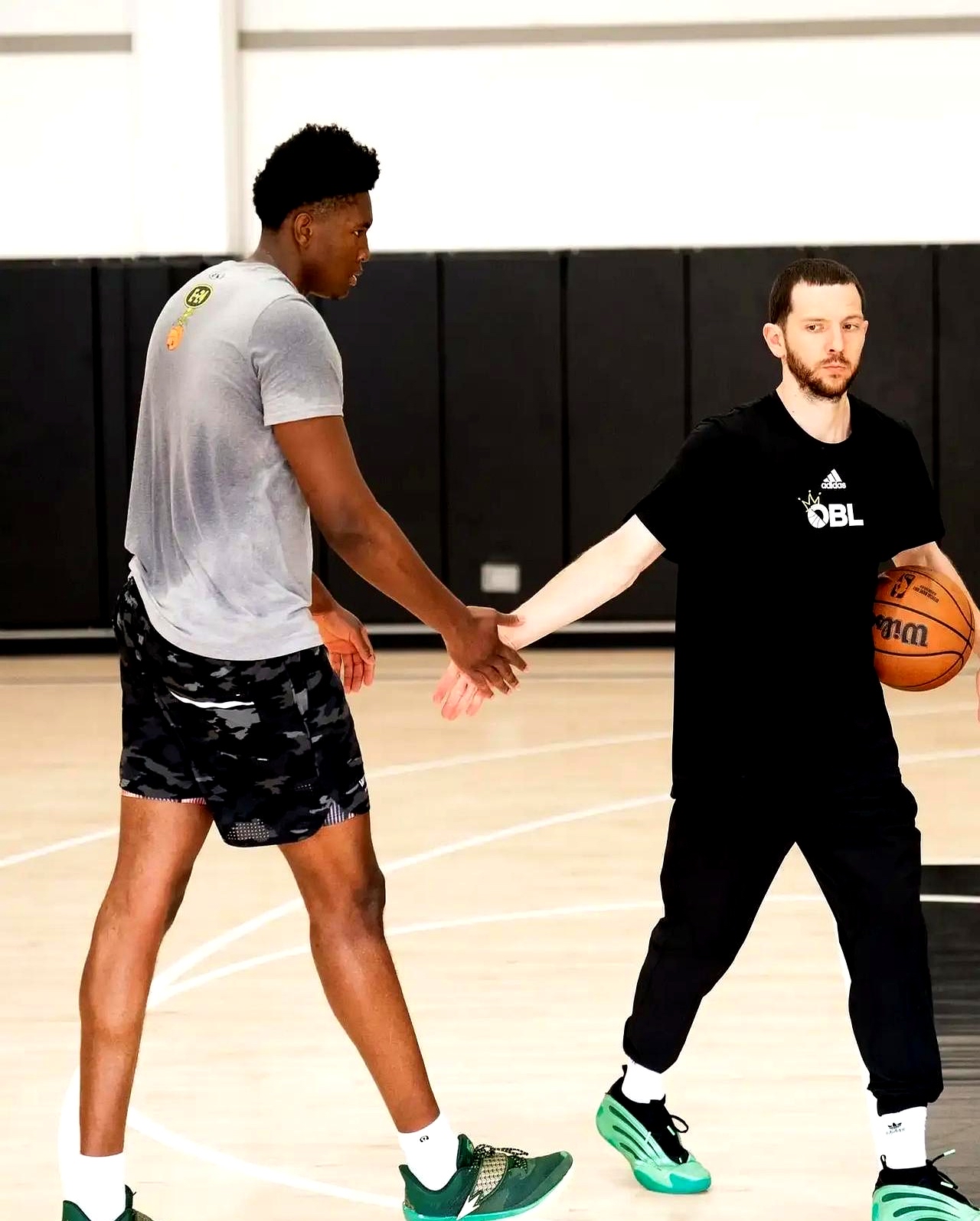 关于今晚休斯敦火箭备战意大利杯，主帅复盘细节曝光，压力陡增，球队文化再被提及的信息-九博app